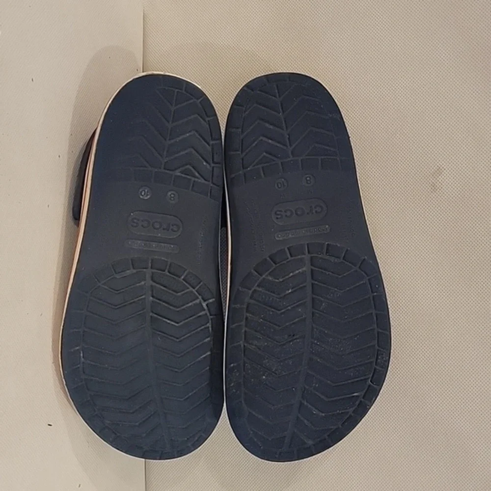 CROCBAND NAVY CROCS ( sz W - 10 or‎ M- 8)